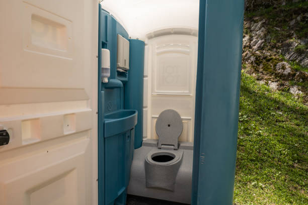 Best Luxury portable toilet rental  in Butler, WI